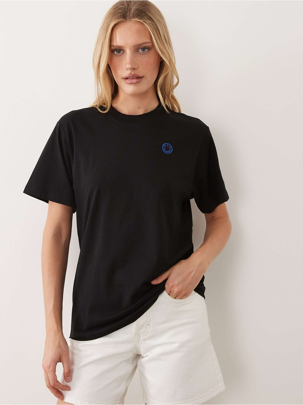HUGO Blue Niley Crew Neck T-Shirt in Black Sz L